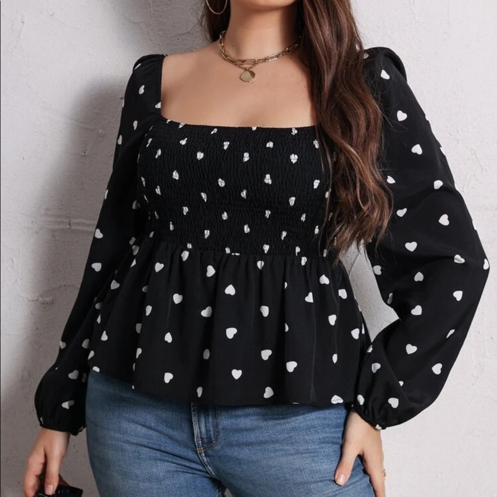 Heart print peplum blouse 🖤🤍